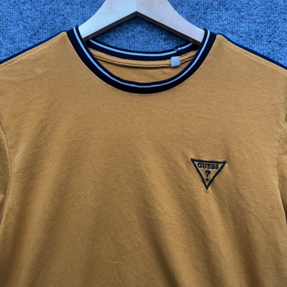 Guess T-Shirt Men's Size M Mustard Yellow Short Sleeve Graphic Logo Tee Casual‎ - Picture 2 of 13